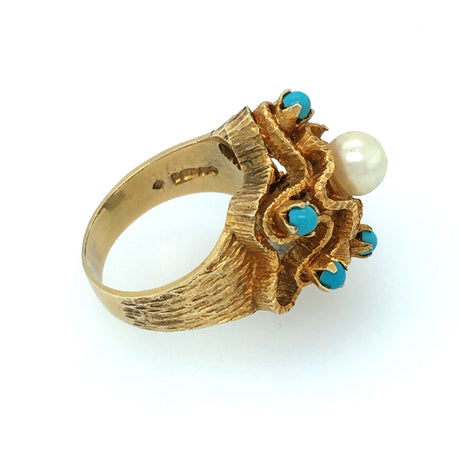 1970s Gold and Turquoise Flower Design Ring The Vintage Jewellery Company